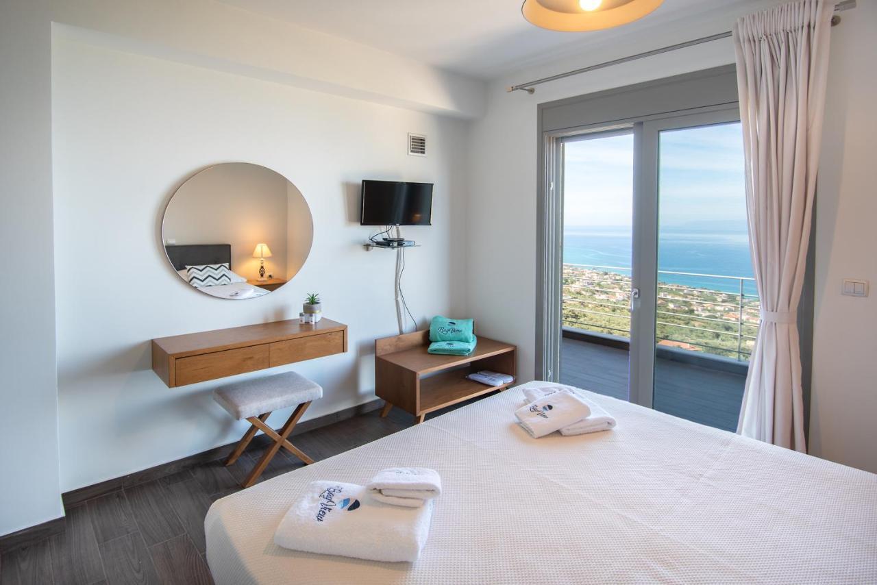 Bay View Guesthouses Kalamata Exterior photo